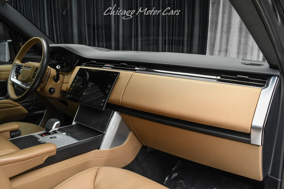 2025 Land Rover - Image 25 of 31
