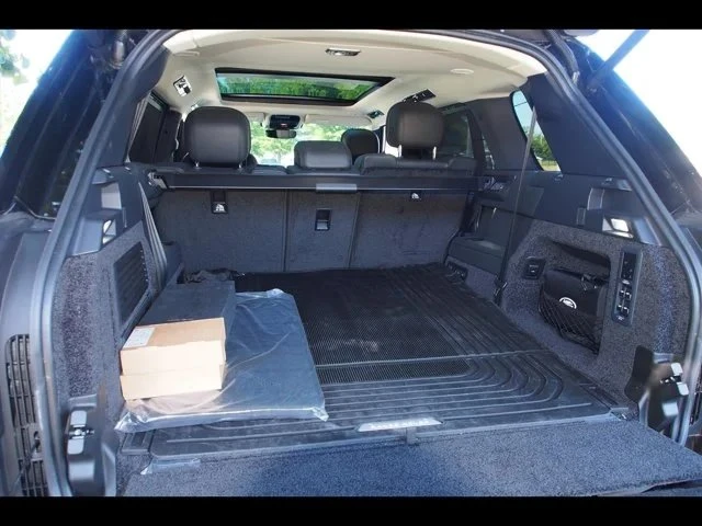 2025 Land Rover Range Rover L460 - Image 19 of 20