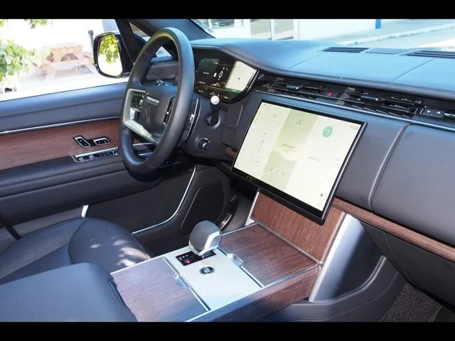 2025 Land Rover Range Rover L460 - Image 10 of 20