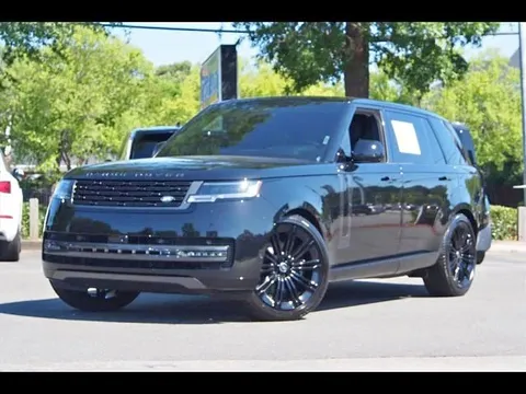 2025 Land Rover Range Rover P530 SE LWB