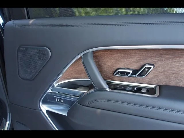 2025 Land Rover Range Rover L460 - Image 15 of 20