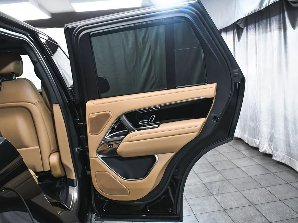 2025 Land Rover Range Rover L460 - Image 17 of 20