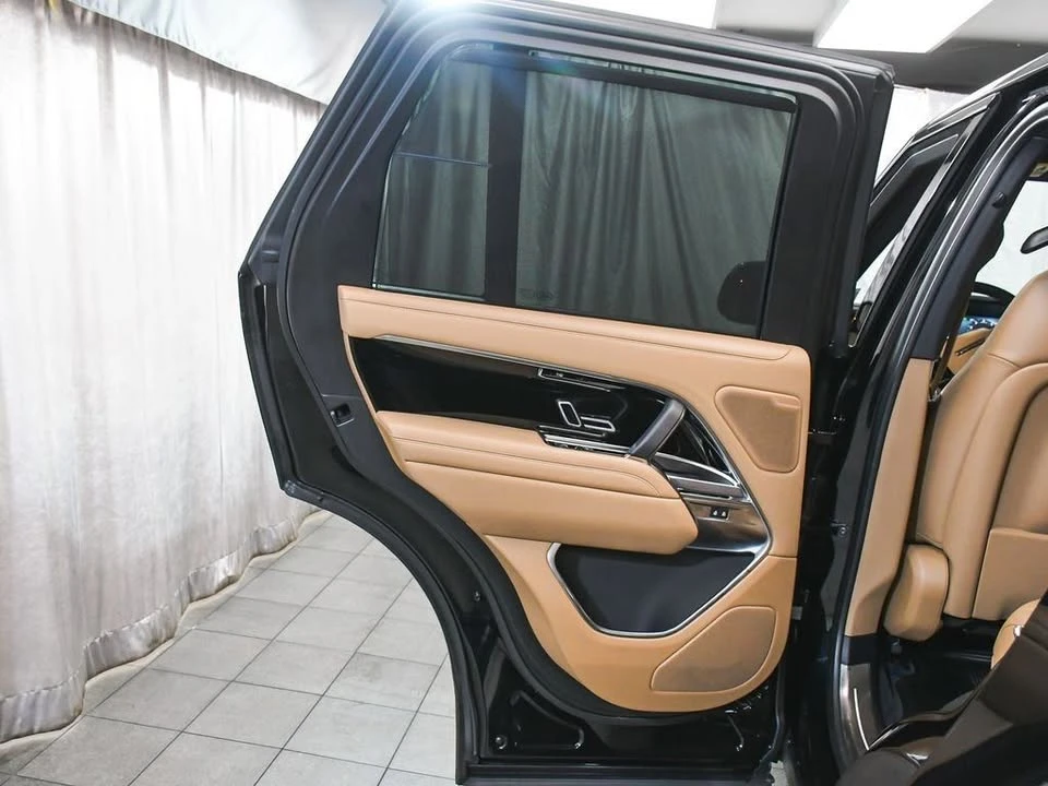 2025 Land Rover Range Rover L460 - Image 14 of 20