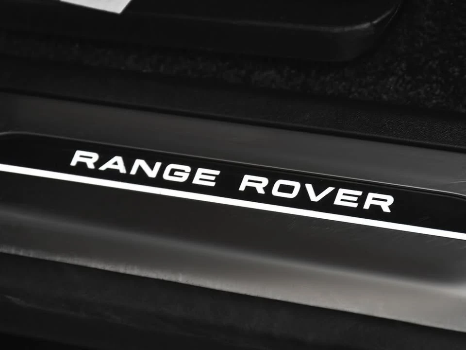2025 Land Rover Range Rover L460 - Image 13 of 20