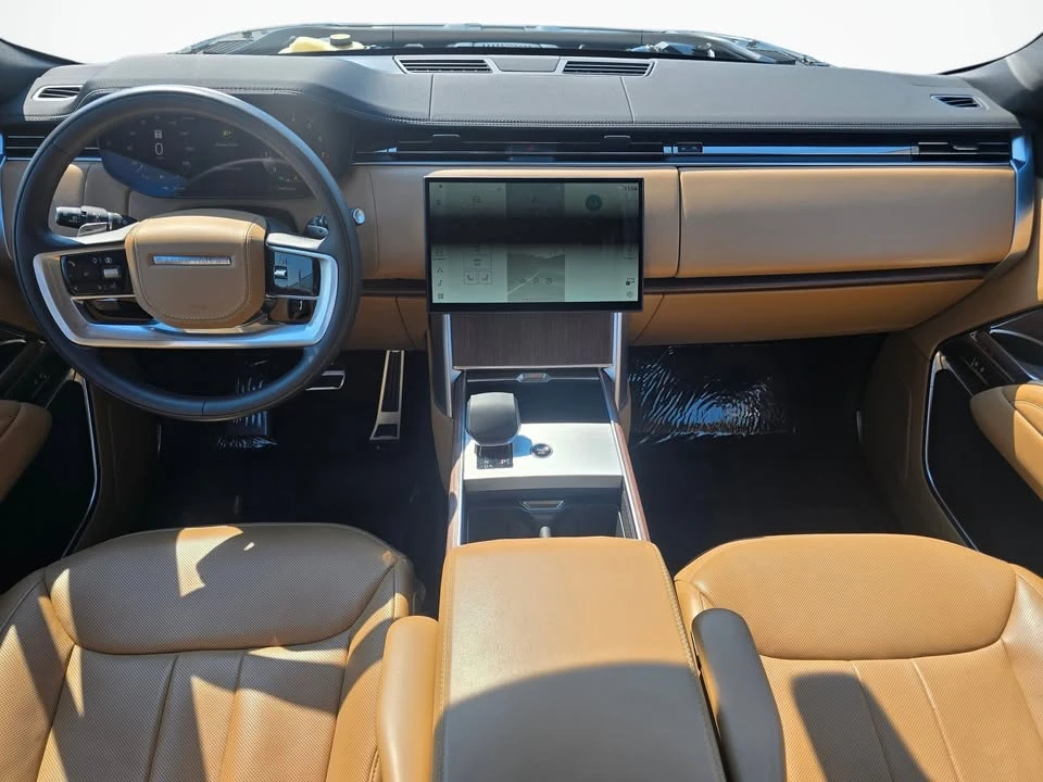2025 Land Rover Range Rover L460 - Image 14 of 20