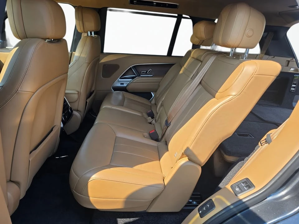 2025 Land Rover Range Rover L460 - Image 16 of 20