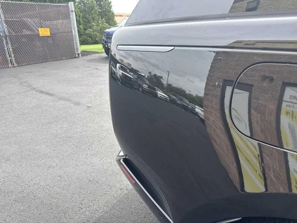 2025 Land Rover Range Rover L460 - Image 15 of 19