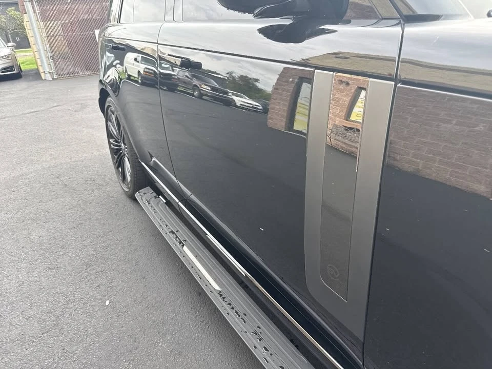 2025 Land Rover Range Rover L460 - Image 12 of 19