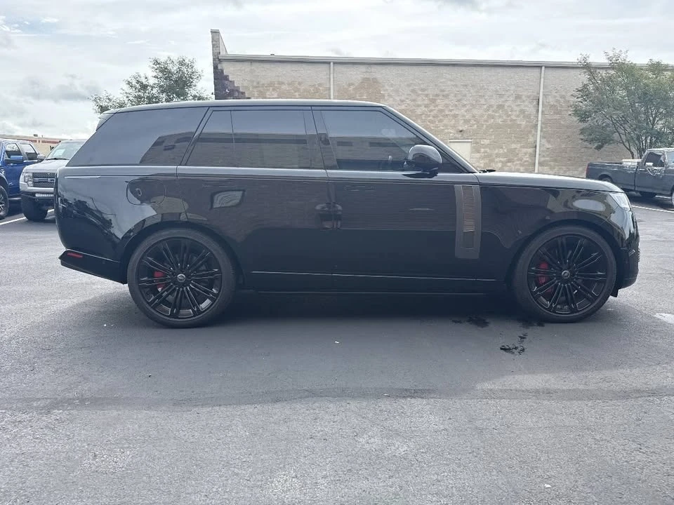 2025 Land Rover Range Rover L460 - Image 8 of 19