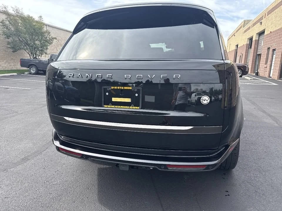 2025 Land Rover Range Rover L460 - Image 16 of 19