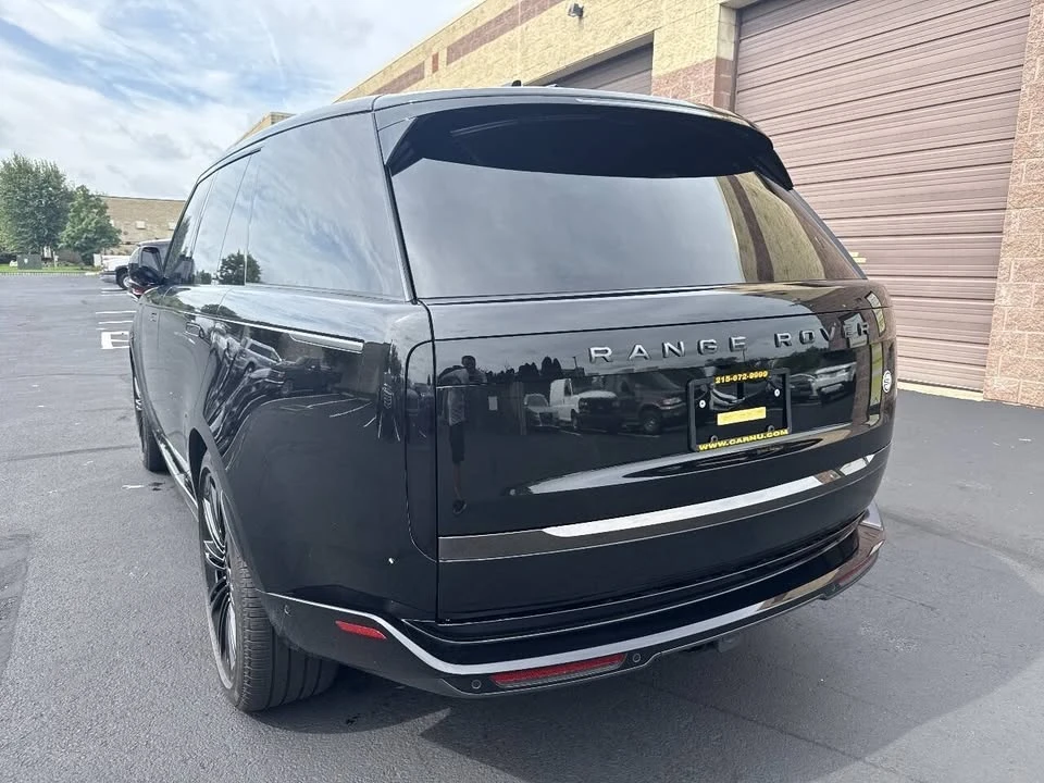 2025 Land Rover Range Rover L460 - Image 18 of 19