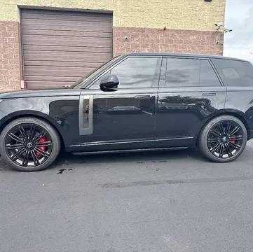 2025 Land Rover Range Rover P615 SV