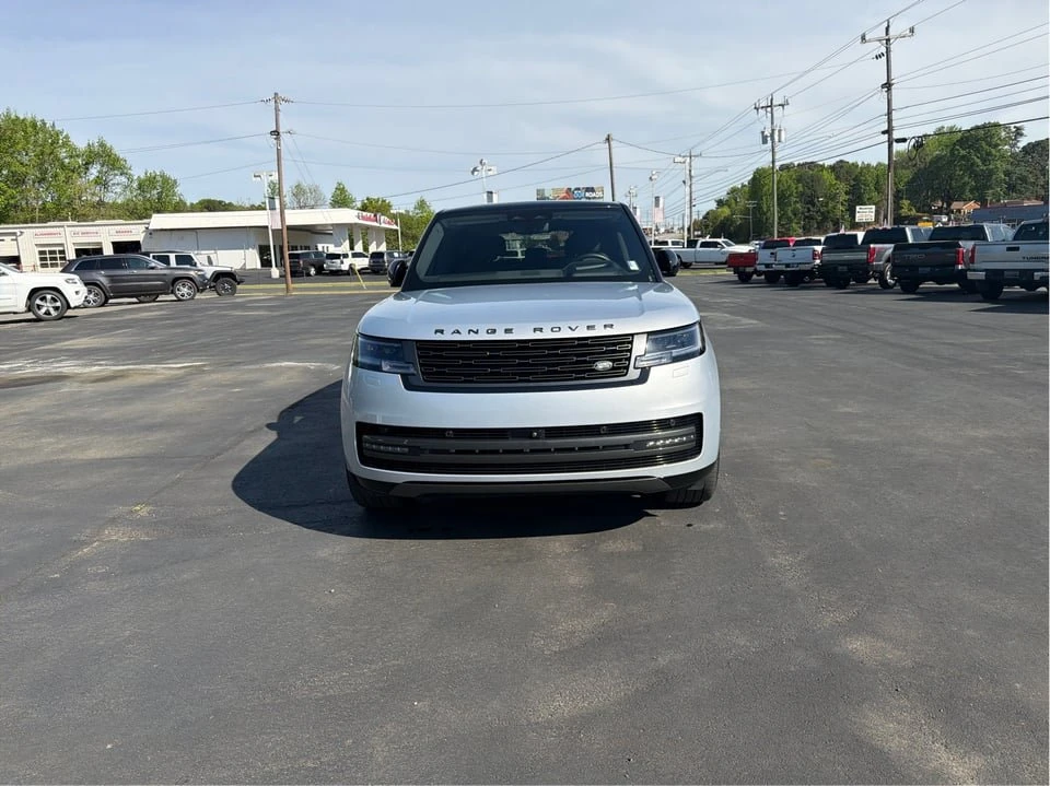 2025 Land Rover Range Rover L460 - Image 2 of 20