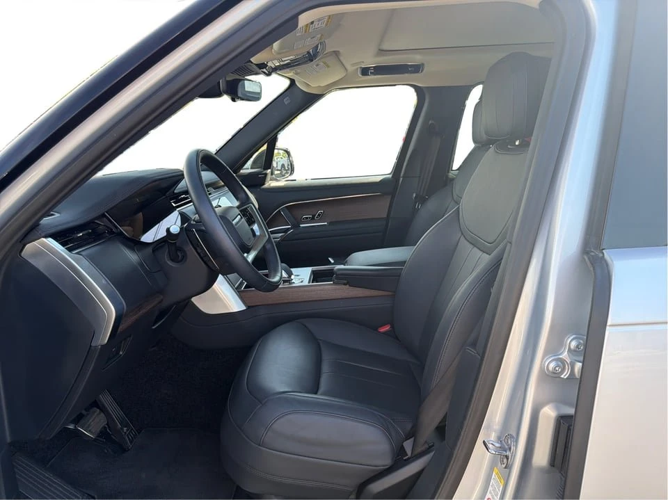 2025 Land Rover Range Rover L460 - Image 9 of 20