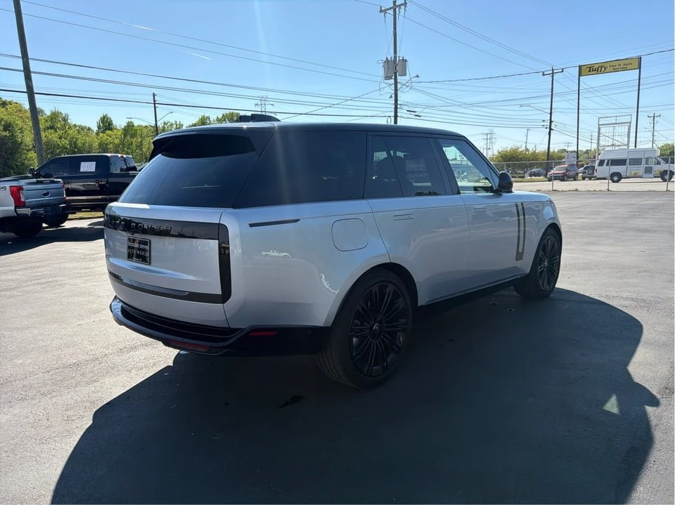 2025 Land Rover Range Rover L460 - Image 5 of 20