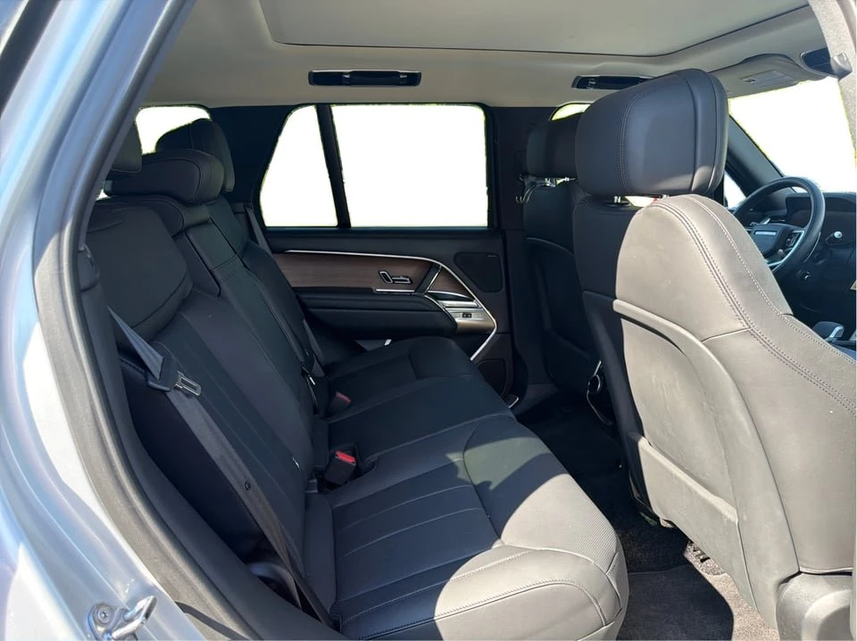 2025 Land Rover Range Rover L460 - Image 10 of 20