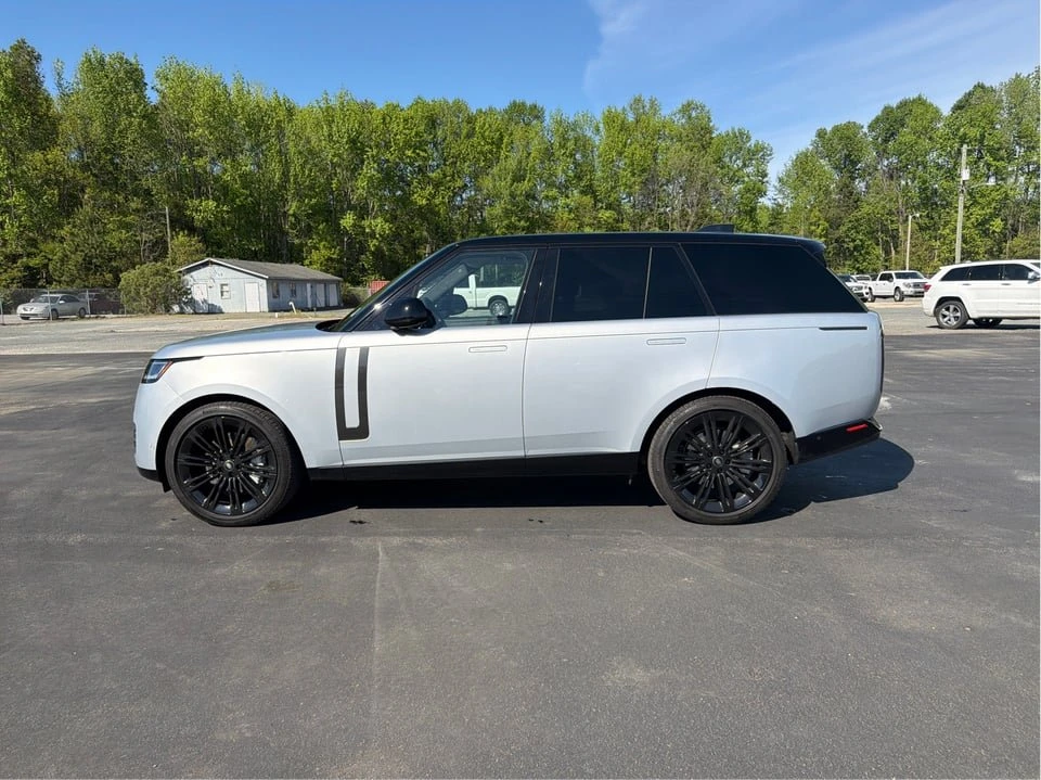2025 Land Rover Range Rover L460 - Image 8 of 20