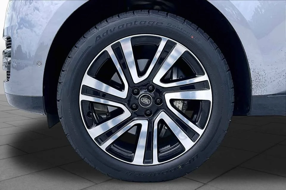 2025 Land Rover Range Rover L460 - Image 7 of 14