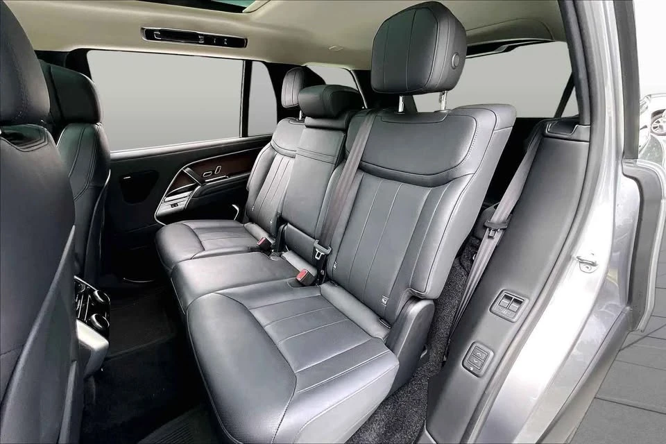 2025 Land Rover Range Rover L460 - Image 13 of 14