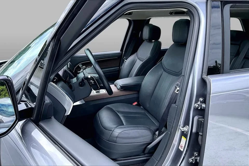 2025 Land Rover Range Rover L460 - Image 8 of 14