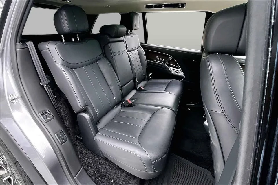 2025 Land Rover Range Rover L460 - Image 12 of 14