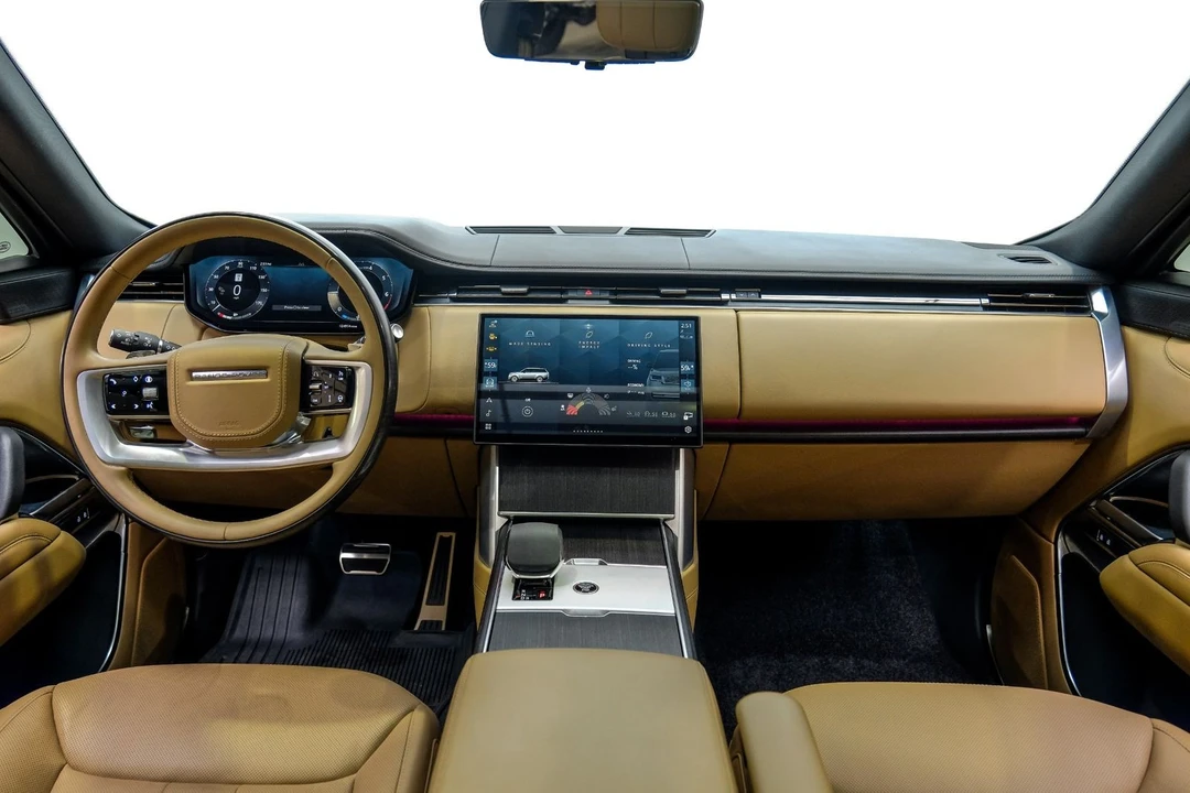 2025 Land Rover Range Rover L460 - Image 11 of 12