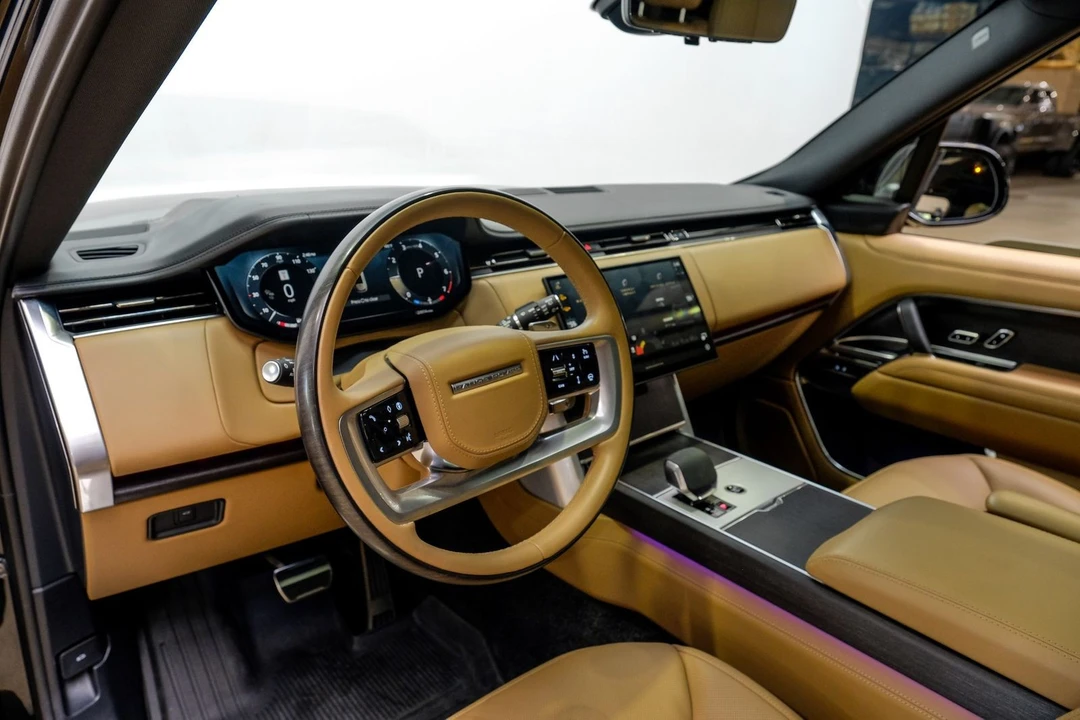 2025 Land Rover Range Rover L460 - Image 12 of 12