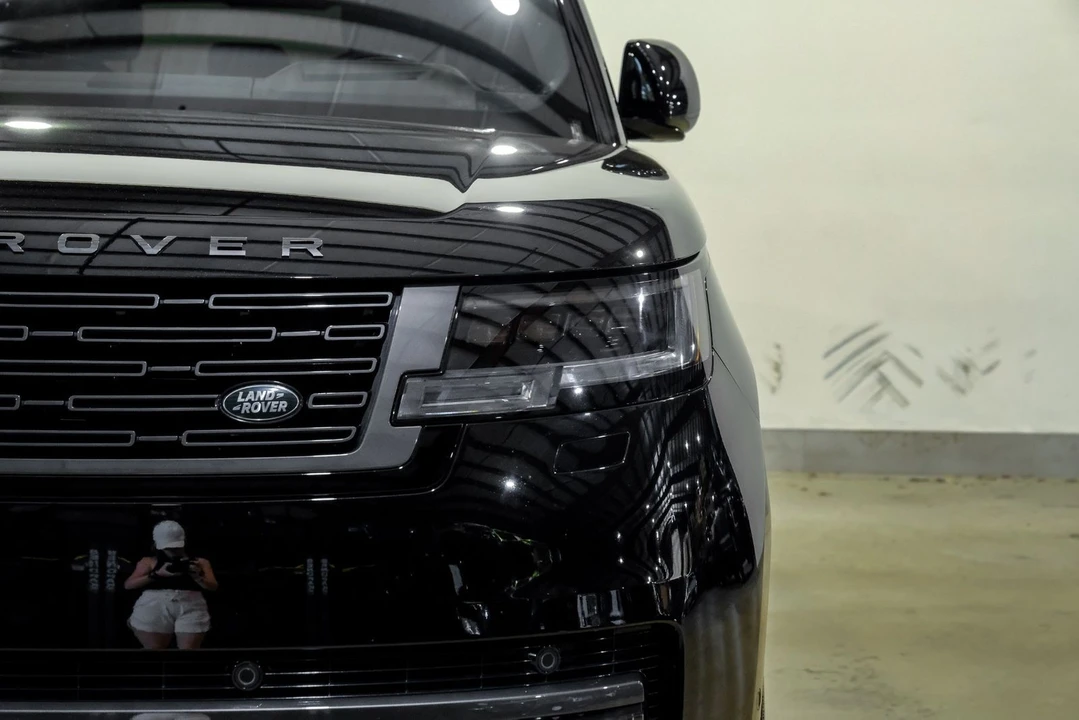 2025 Land Rover Range Rover L460 - Image 3 of 12