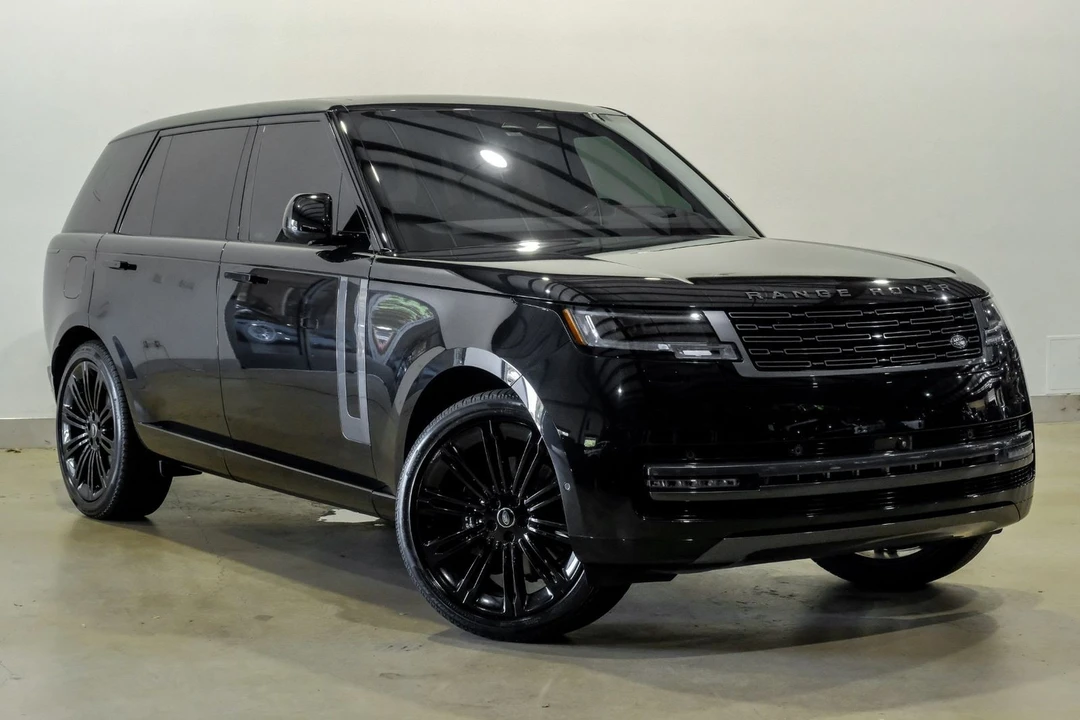 2025 Land Rover Range Rover L460 - Image 4 of 12