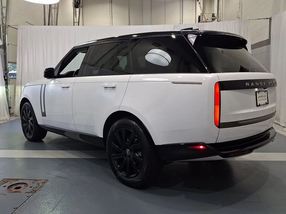 2025 Land Rover Range Rover L460 - Image 7 of 15