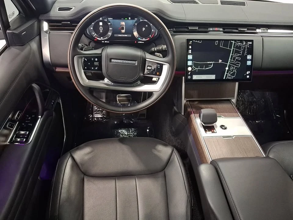 2025 Land Rover Range Rover L460 - Image 9 of 15