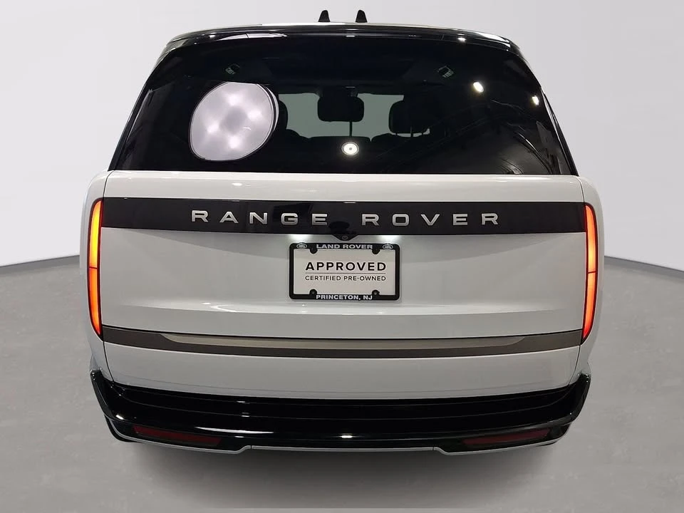 2025 Land Rover Range Rover L460 - Image 6 of 15