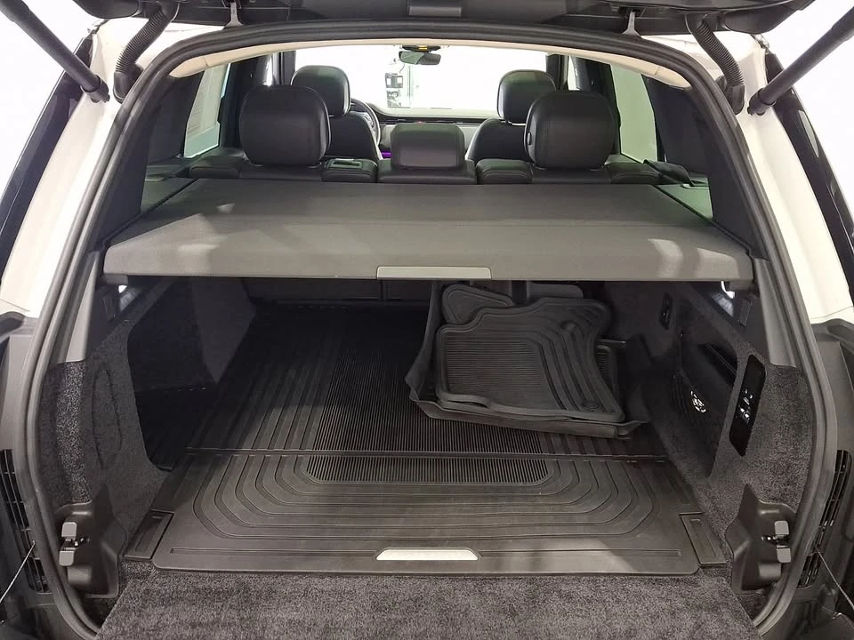 2025 Land Rover Range Rover L460 - Image 15 of 15