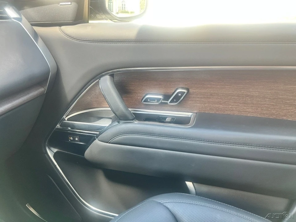 2025 Land Rover Range Rover L460 - Image 21 of 21