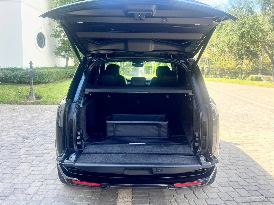 2025 Land Rover Range Rover L460 - Image 14 of 21