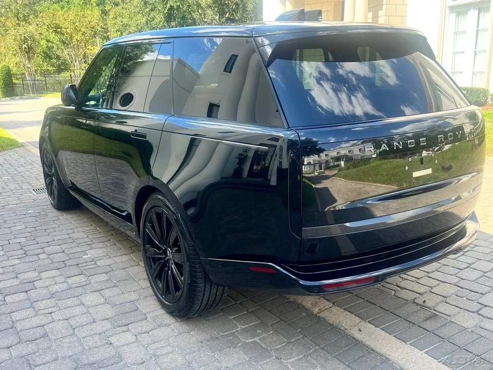 2025 Land Rover Range Rover L460 - Image 11 of 21