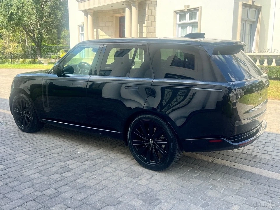 2025 Land Rover Range Rover L460 - Image 12 of 21