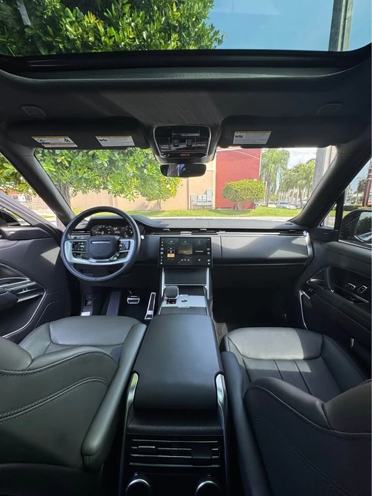 2025 Land Rover Range Rover L460 - Image 9 of 15
