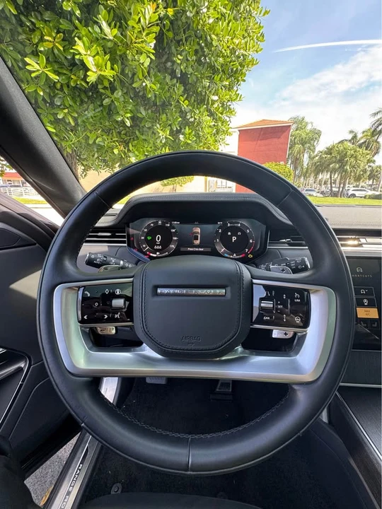 2025 Land Rover Range Rover L460 - Image 8 of 15