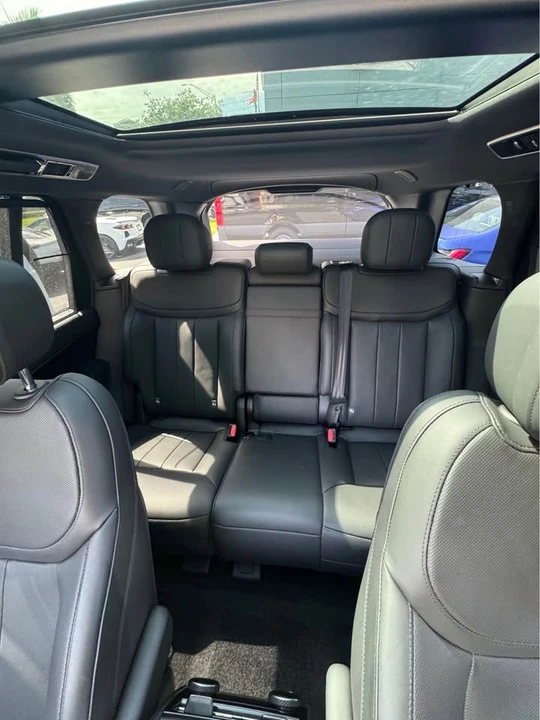 2025 Land Rover Range Rover L460 - Image 12 of 15