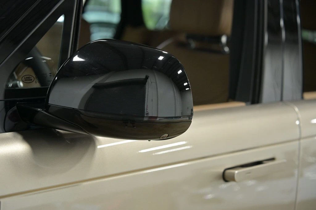 2025 Land Rover Range Rover L460 - Image 3 of 12