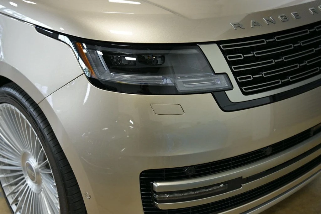 2025 Land Rover Range Rover L460 - Image 5 of 12