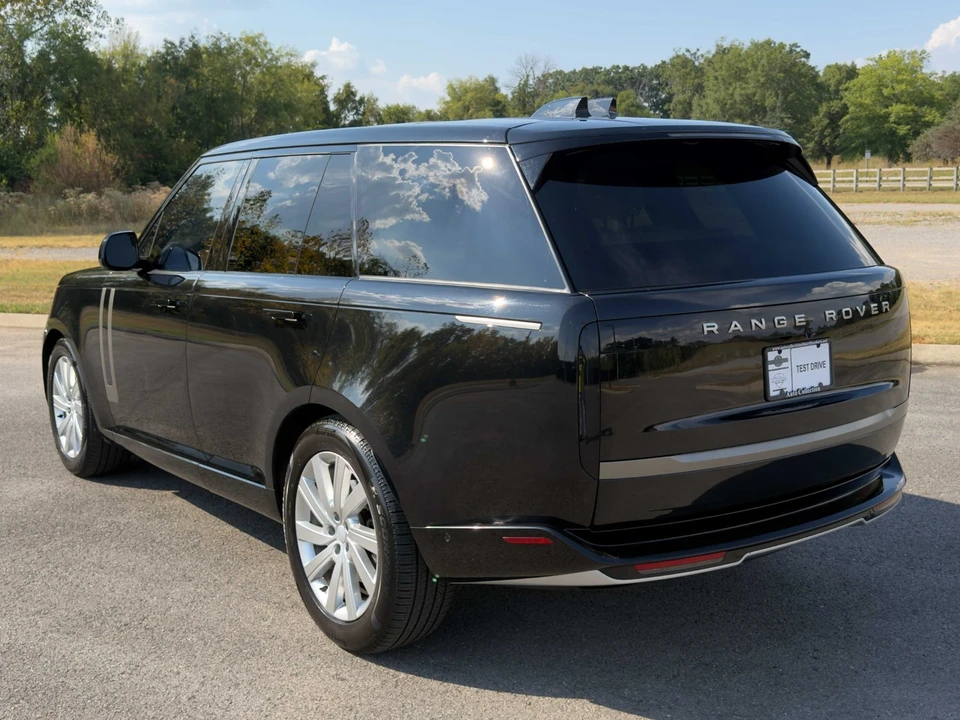 2025 Land Rover Range Rover L460 - Image 4 of 31