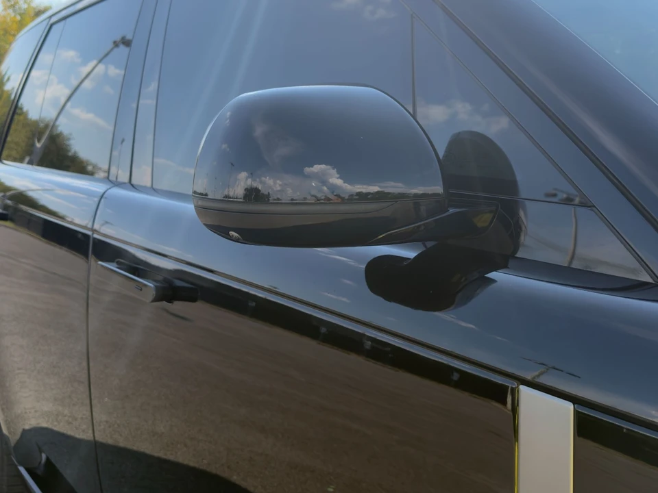 2025 Land Rover Range Rover L460 - Image 9 of 31