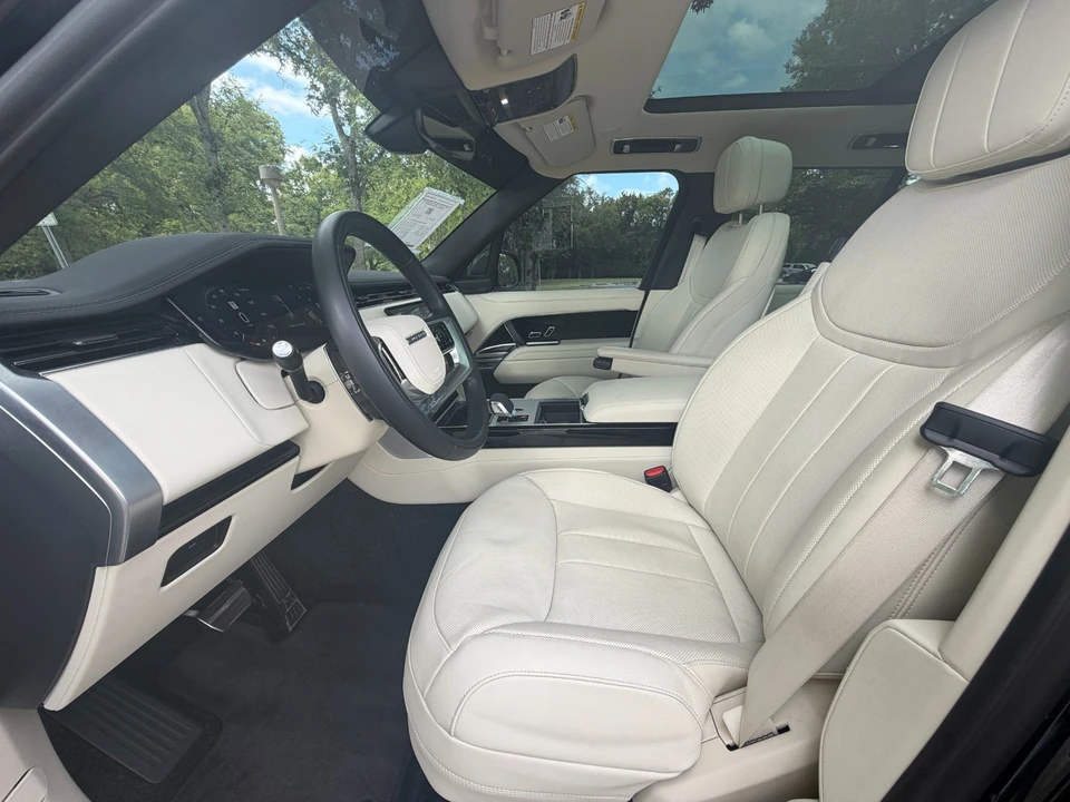 2025 Land Rover Range Rover L460 - Image 18 of 31