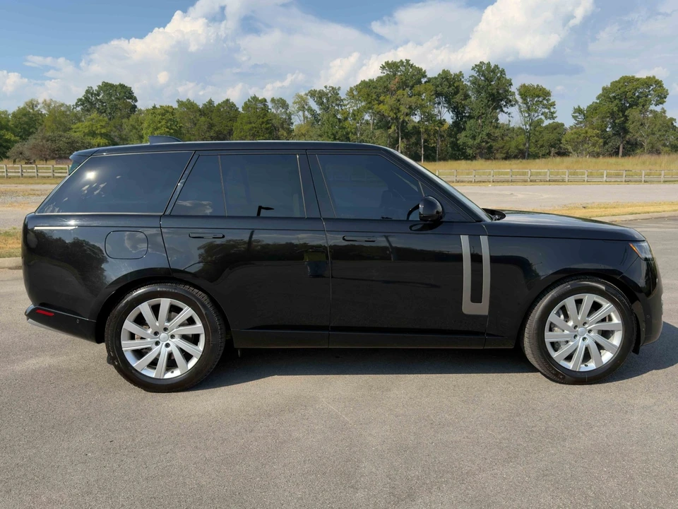 2025 Land Rover Range Rover L460 - Image 8 of 31