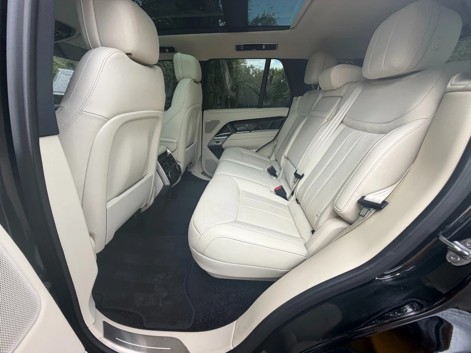 2025 Land Rover Range Rover L460 - Image 24 of 31