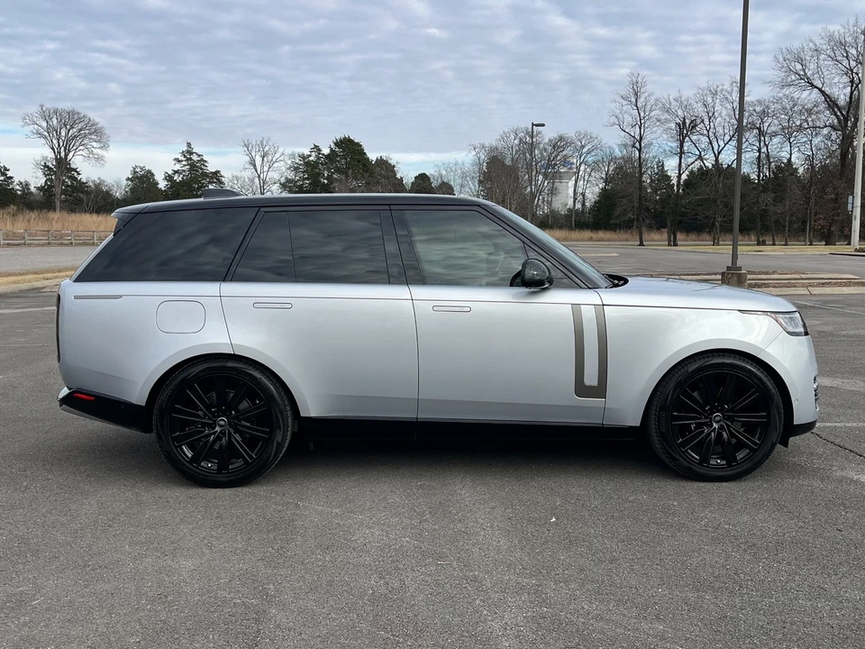 2025 Land Rover Range Rover L460 - Image 7 of 12