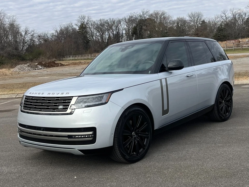 2025 Land Rover Range Rover L460 - Image 2 of 12