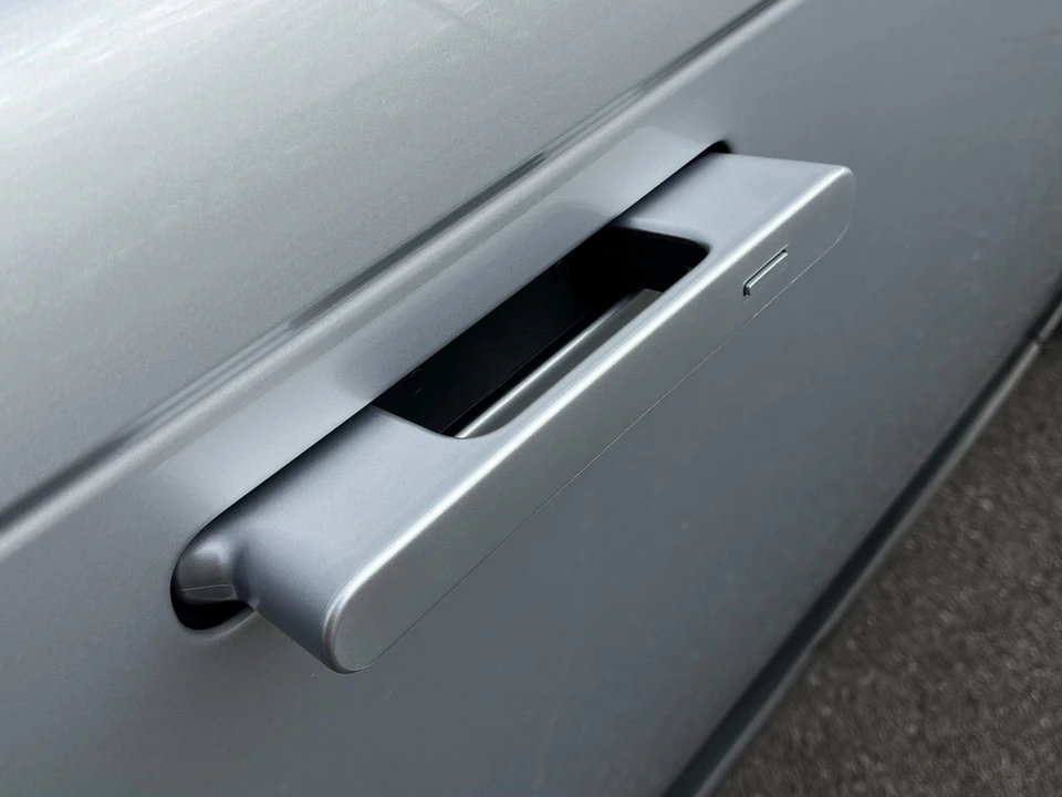 2025 Land Rover Range Rover L460 - Image 11 of 12